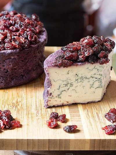 Blue Cheese παλαιωμένο με Κόκκινο Κρασί & Blueberry — Τυροκομικά