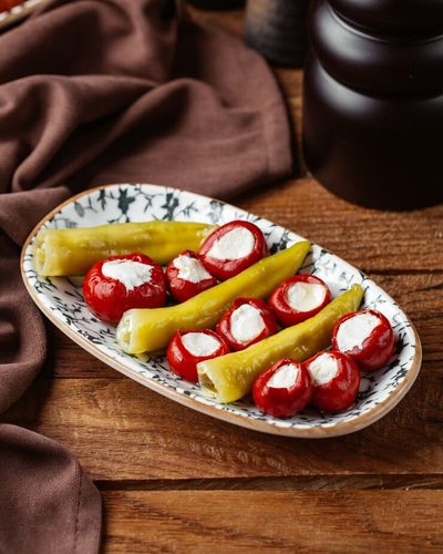 Πιπεράκι Cherry γεμιστό με μείγμα τυριών